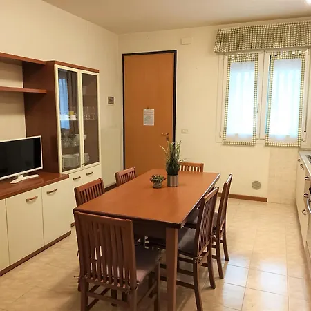Trilocale Piano Terra Con Doppi Servizi Piazza Aurora 100m Dal Mare - Family 公寓 *