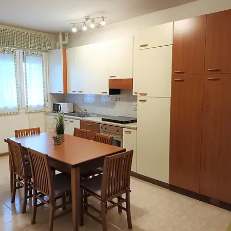 Trilocale Piano Terra Con Doppi Servizi Piazza Aurora * Lido di Jesolo