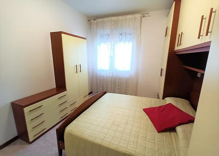 Apartament Trilocale Piano Terra Con Doppi Servizi Piazza Aurora *